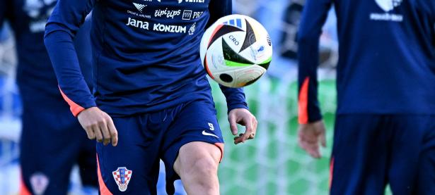 B体育体育app下载地址-克罗地亚国家队表现出色，成功挺进欧洲杯四强的简单介绍