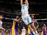 B体育体育活动-活塞逆转黄蜂，凯尔安德森爆发得到24分