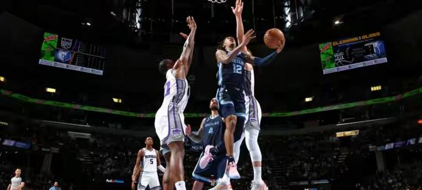 B体育体育下载-冲击季后赛资格，球队奋力拼搏的简单介绍