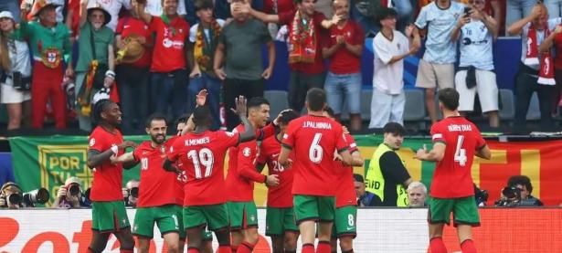 B体育体育新闻-葡萄牙对冰岛获胜，C罗上演帽子戏法的简单介绍