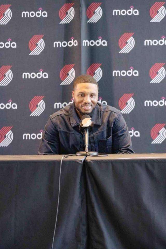 关于开拓者惊险逆转爵士，利拉德砍下60分的信息