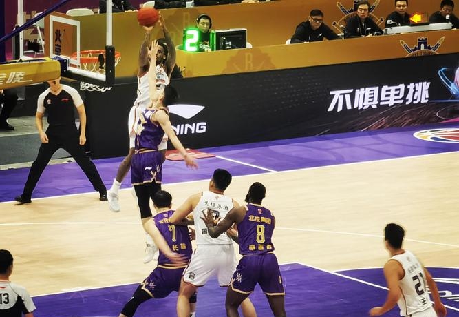 山西男篮队员整体出色胜出河北队