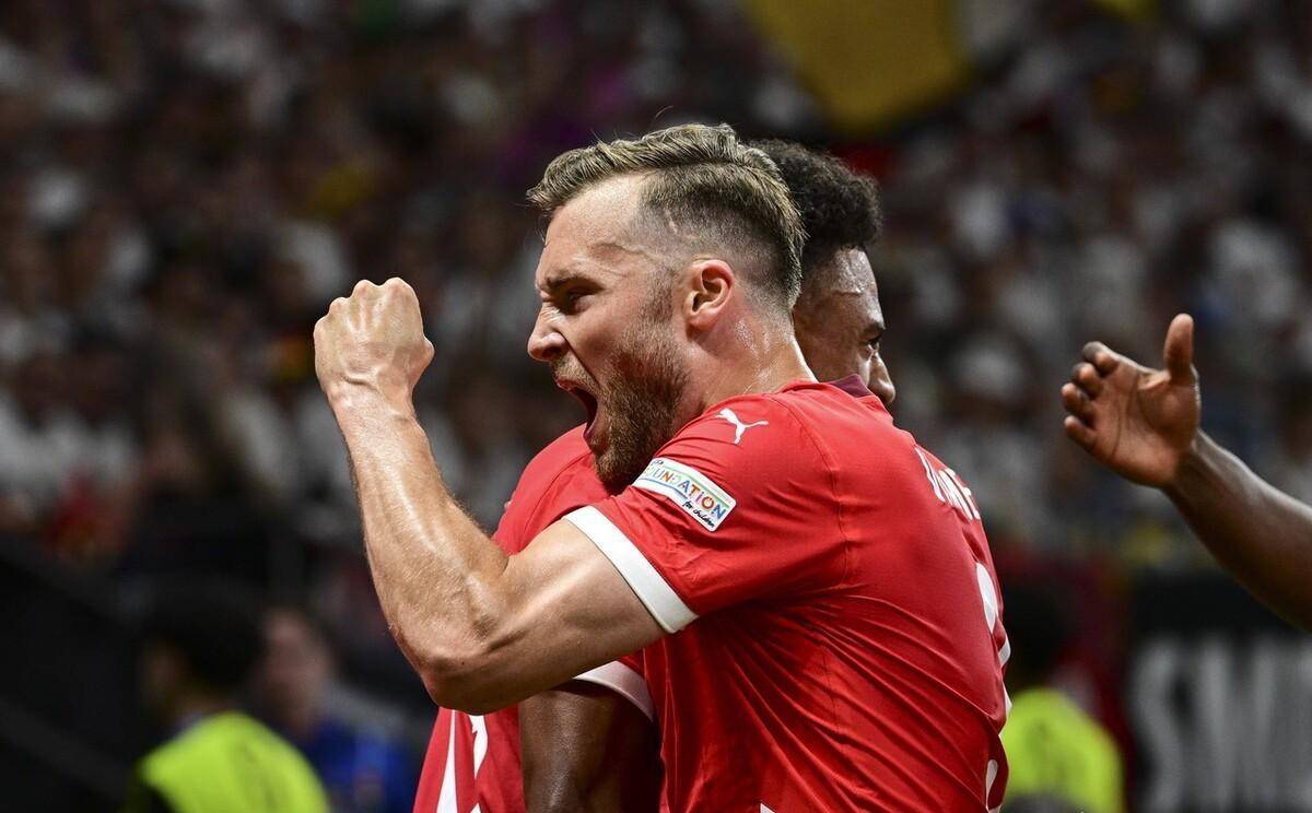 意大利-遭德国绝杀,出线悬念依然存在的简单介绍 意大利-遭德国绝杀,出线悬念依然存在的简单介绍