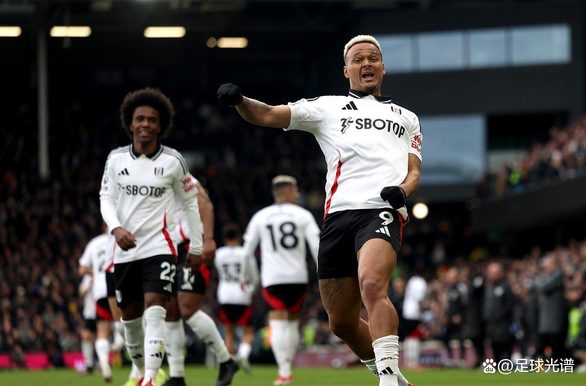 关于利兹联队新引援是否能够帮助球队提升战斗力?的信息 关于利兹联队新引援是否能够帮助球队提升战斗力?的信息