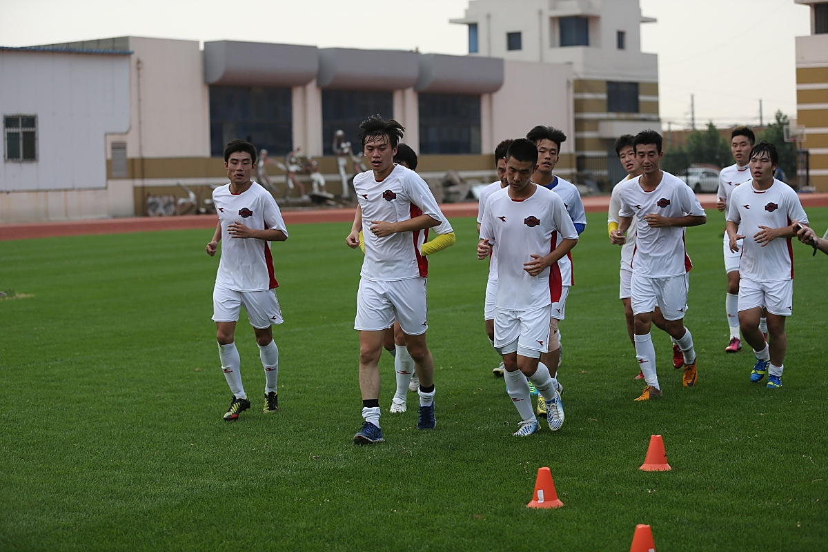 包含青岛队实现逆袭，带来震撼胜利的词条