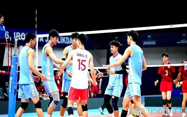 里约阿维队在法国联赛中紧咬对手，展现拼搏精神的简单介绍