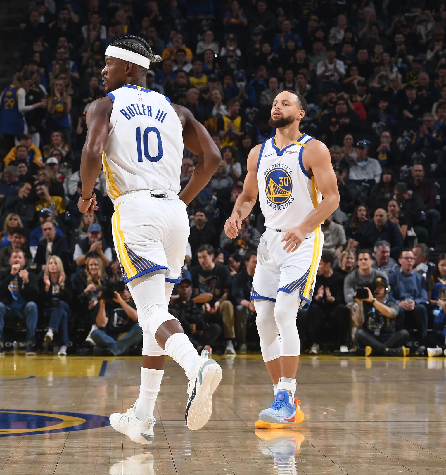 勇士全队合力击败公牛,三连胜势不可挡的简单介绍 勇士全队合力击败公牛,三连胜势不可挡的简单介绍