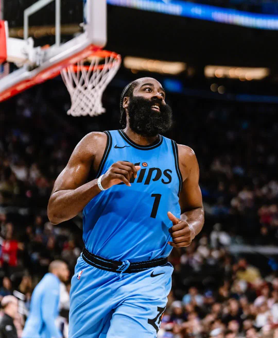 关于莱昂纳德伤愈归来，快船战斗力大增挑战西部豪强的信息