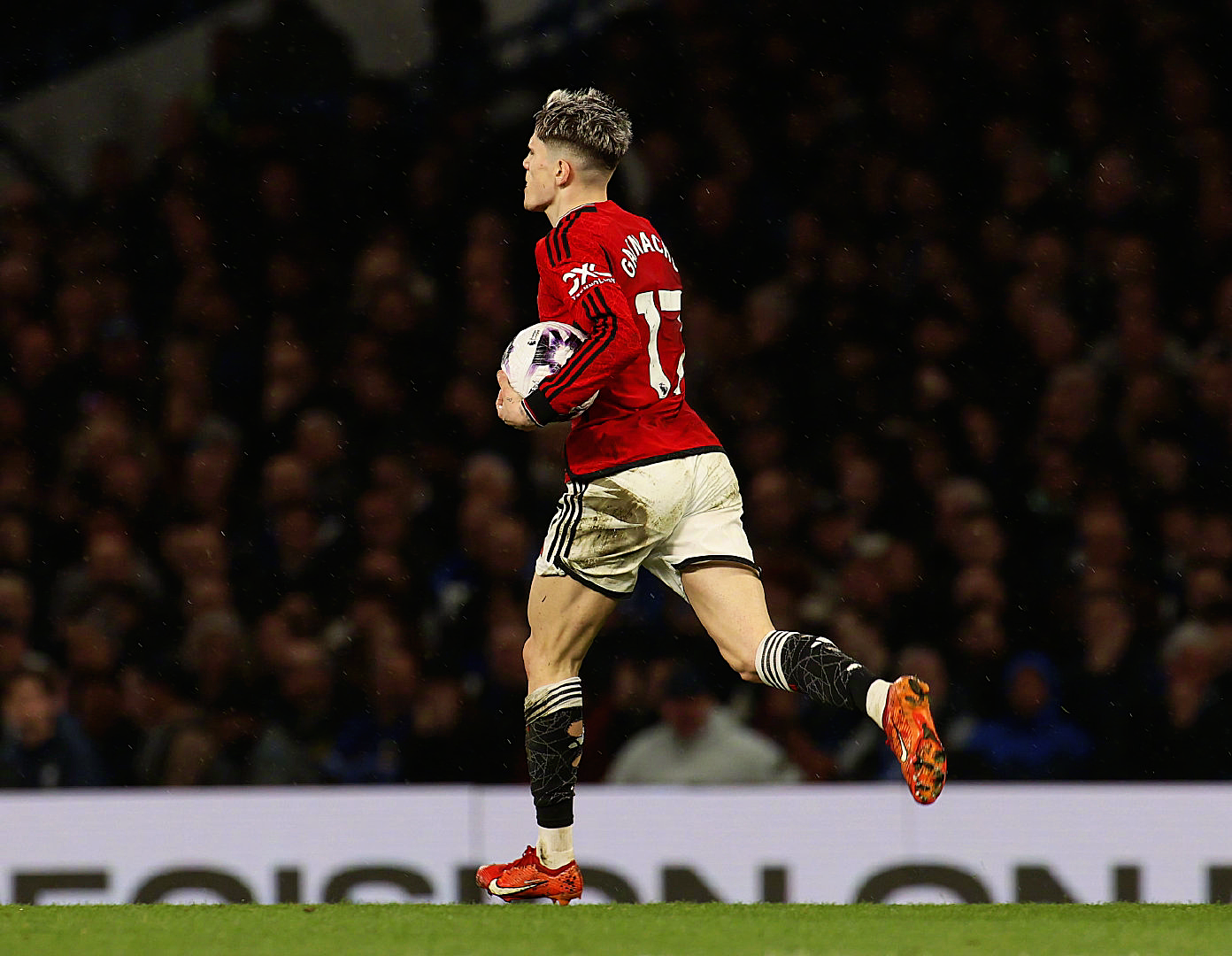 切尔西客场逆转曼联,霸气斩获宝贵分! 切尔西客场逆转曼联,霸气斩获宝贵分!