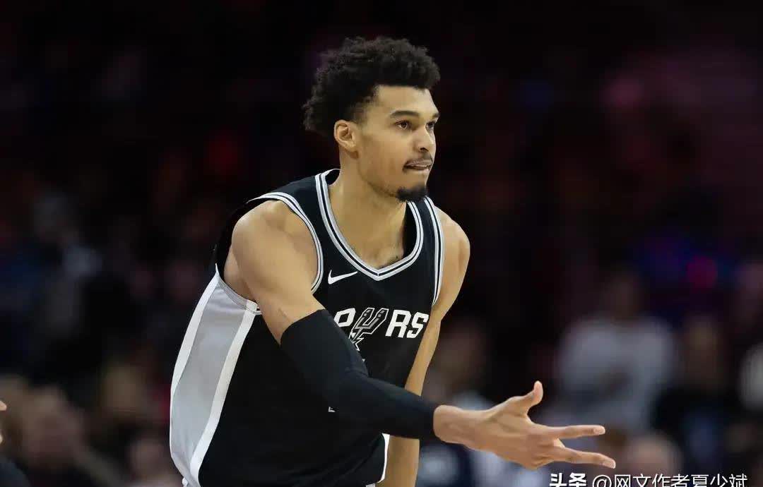 灰熊战胜马刺，莫兰特贡献比赛最佳表现