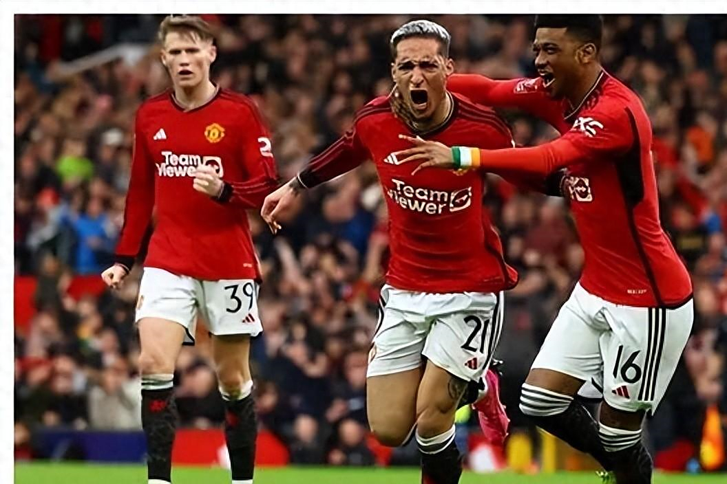 曼联球迷全程助阵,力挺球队 曼联球迷全程助阵,力挺球队