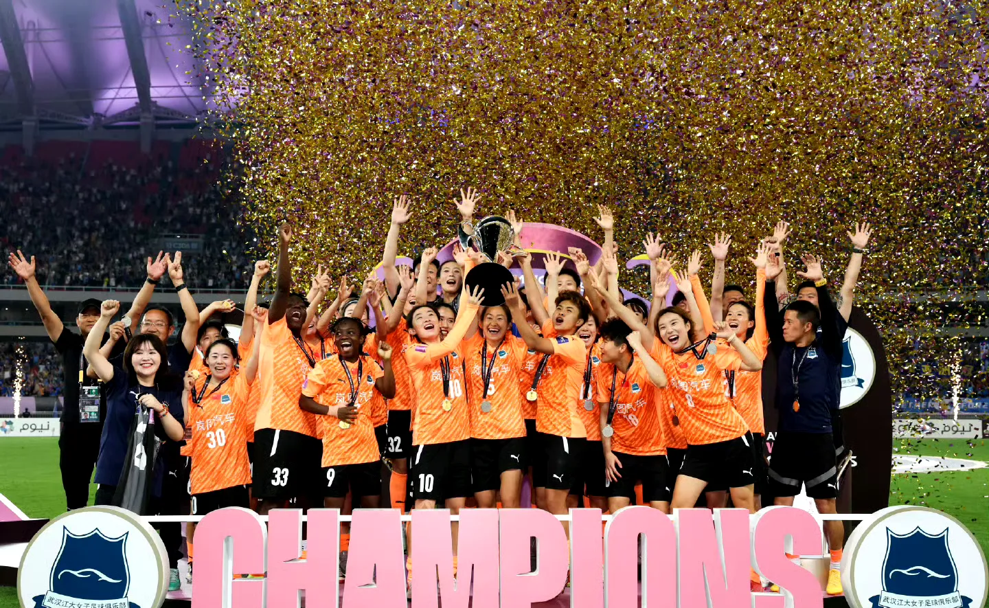 世界各队实力争霸,抢夺桂冠 世界各队实力争霸,抢夺桂冠