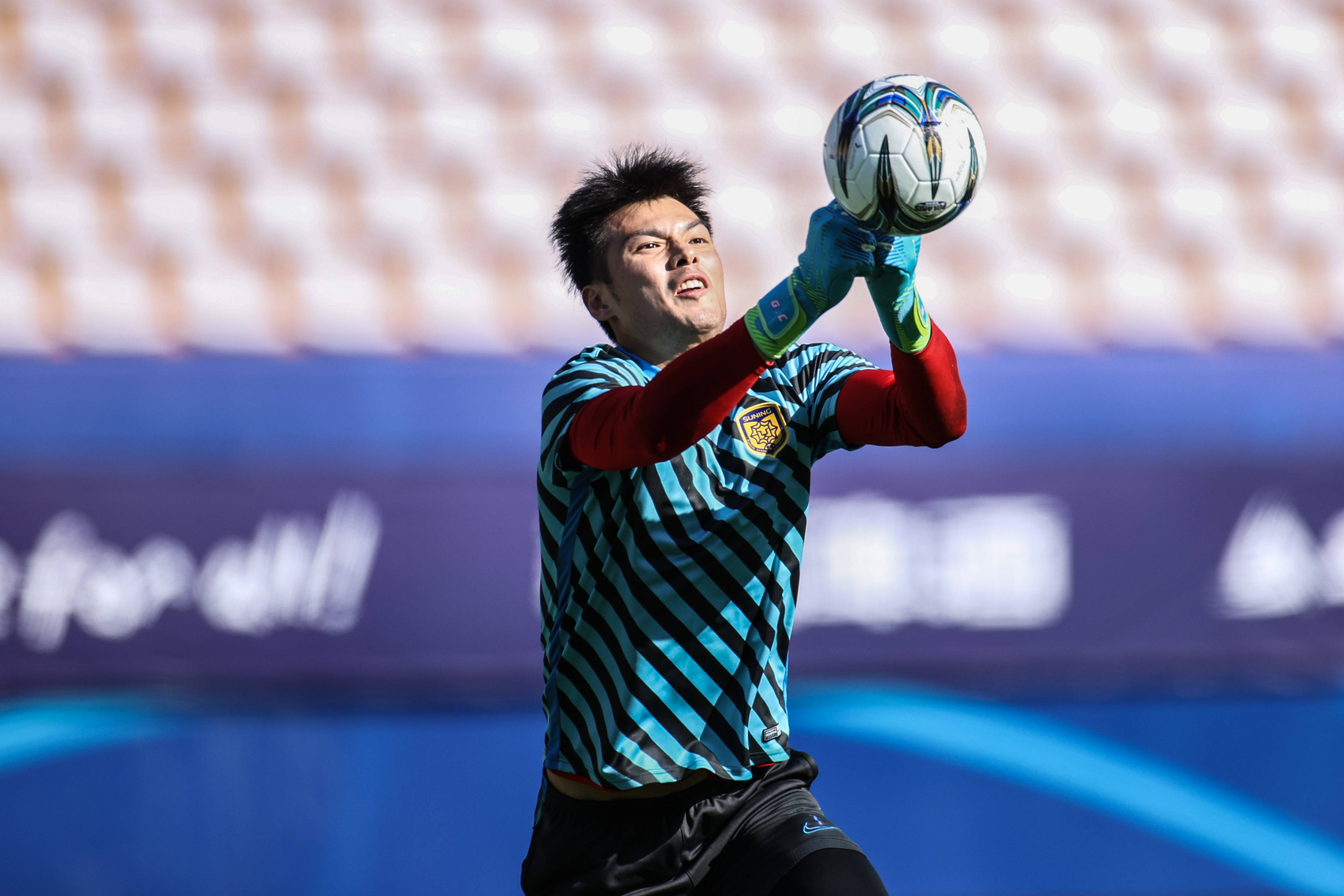 苏宁球员表现超出期望，力压对手实现逆转