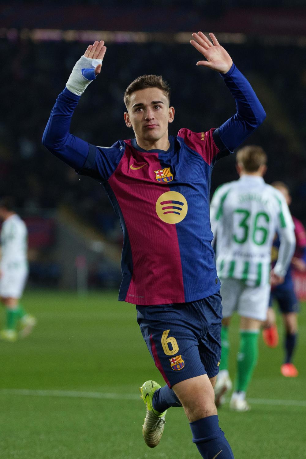 关于西班牙十大足球俱乐部：巴塞罗那签下新核心，实力再添一筹的信息