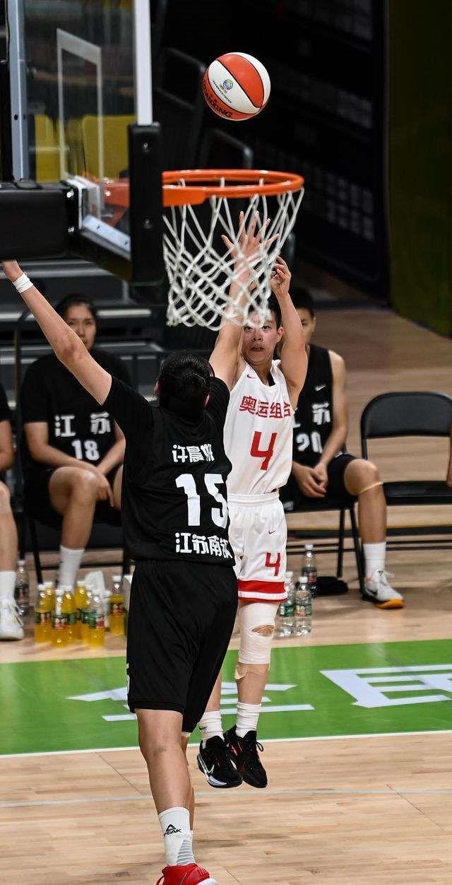 黑山滑雪运动员刀锋般飞速,勇夺金牌的简单介绍 黑山滑雪运动员刀锋般飞速,勇夺金牌的简单介绍