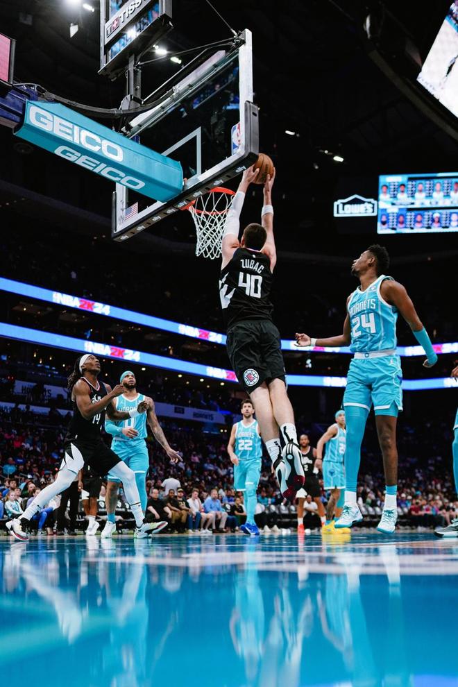 快船客场擒骑士,乔治复出火力全开 快船客场擒骑士,乔治复出火力全开