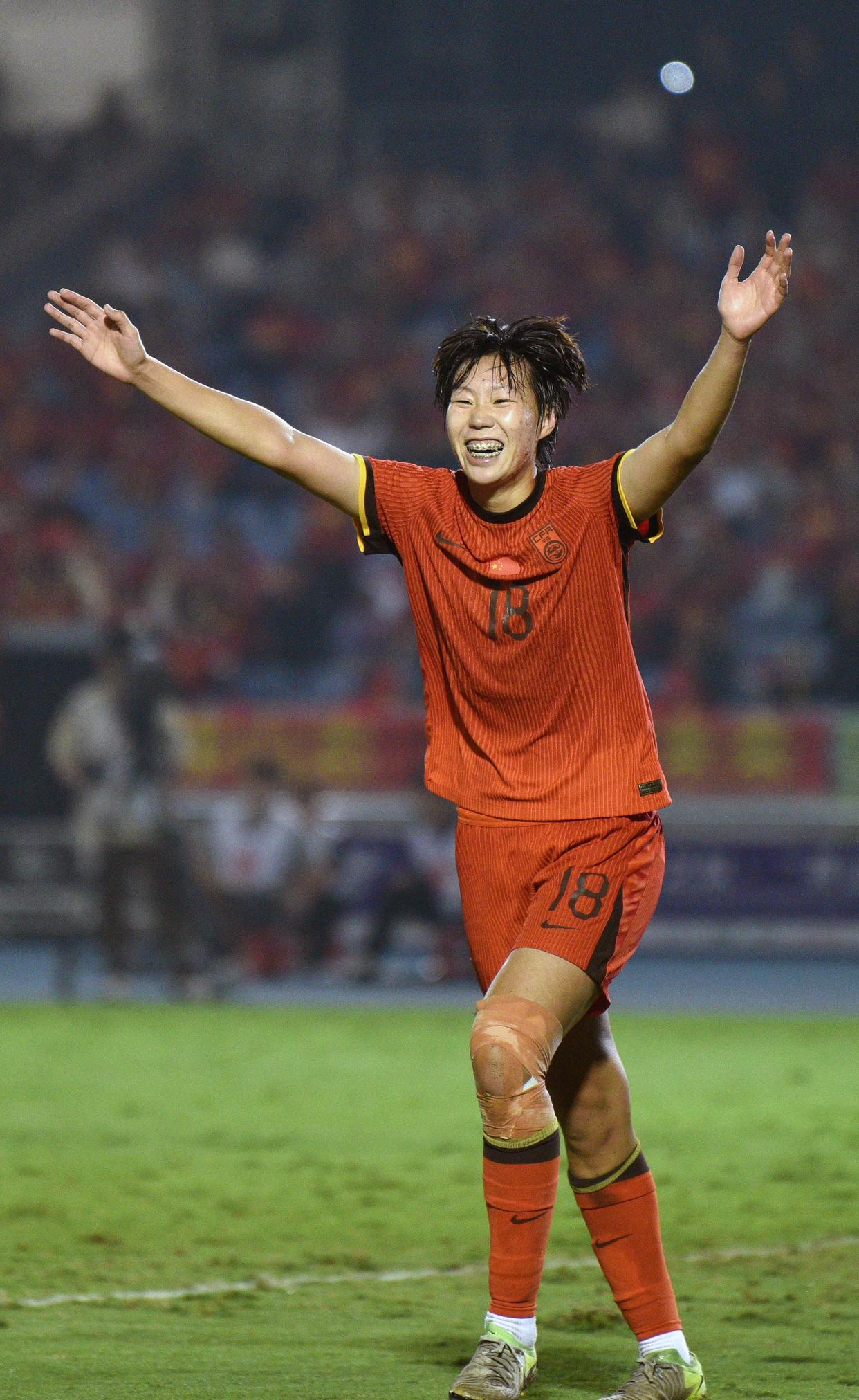 中国女足再登巅峰，夺得辉煌成果