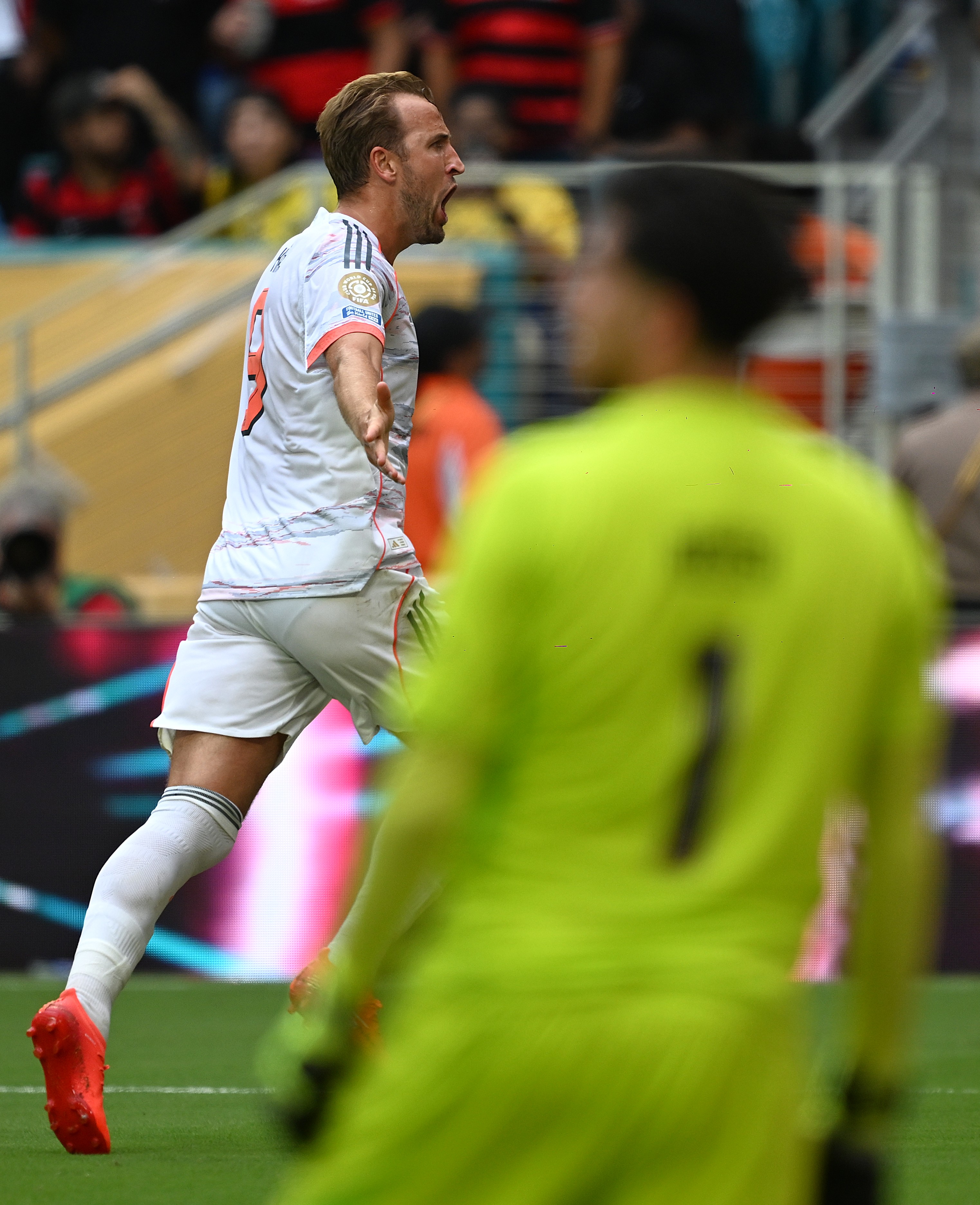 关于拜仁慕尼黑门将表现抢眼,助球队保持领先的信息 关于拜仁慕尼黑门将表现抢眼,助球队保持领先的信息